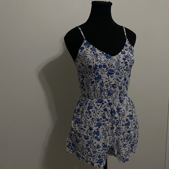 Floral Romper - Picture 3 of 8